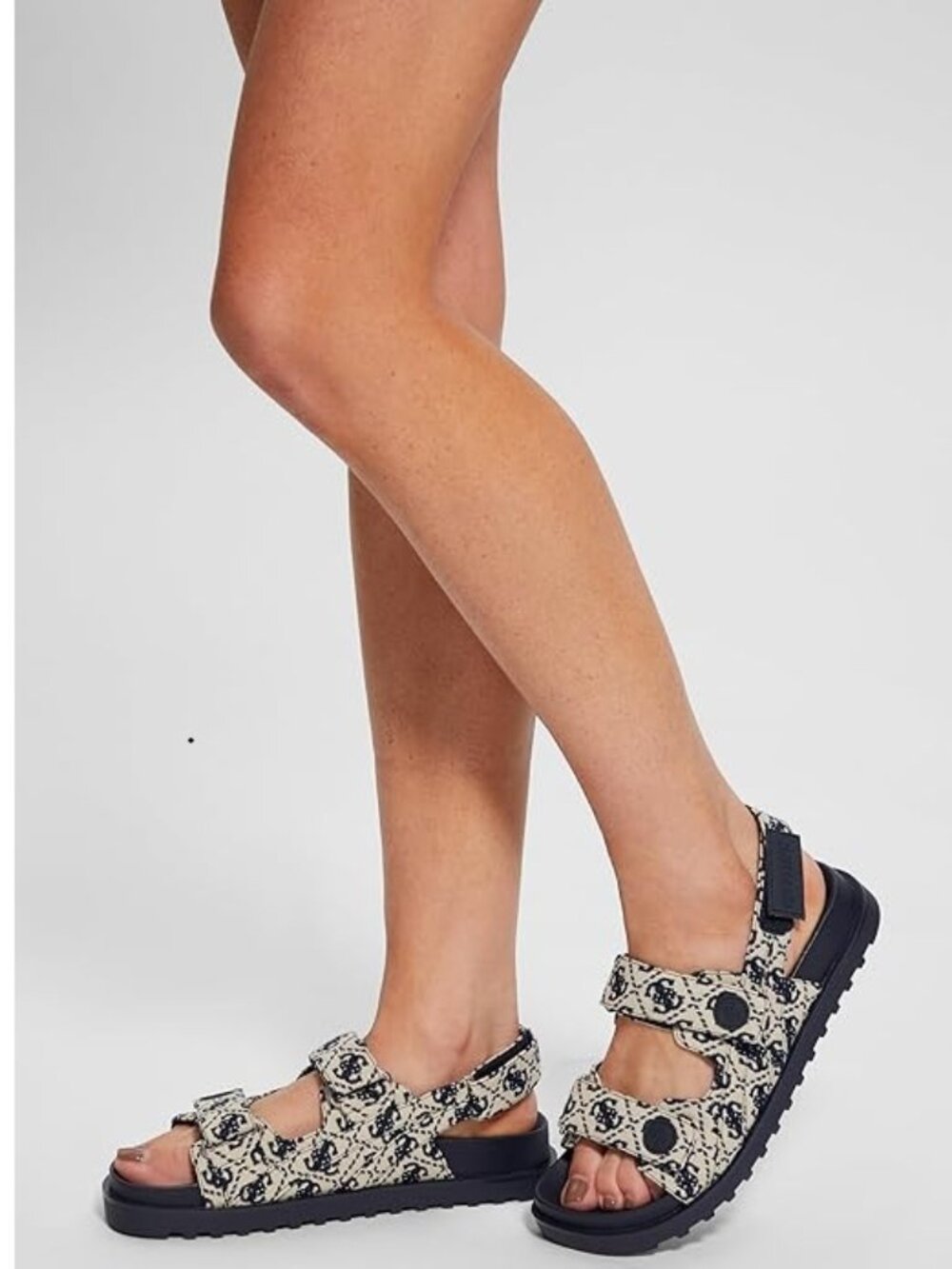 GUESS Fadey Sandals Ivory & Dark Blue Signature Logo Sz 10 NEW!